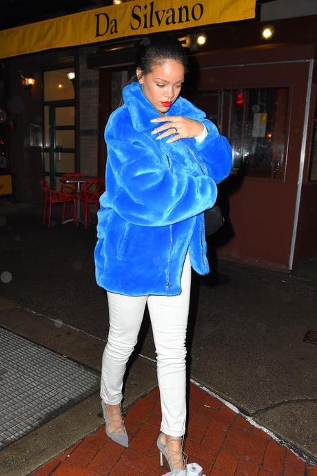 Rihanna Spotted Christmas Shopping