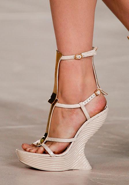 Alexander McQueen: Spring 2012 RTW.