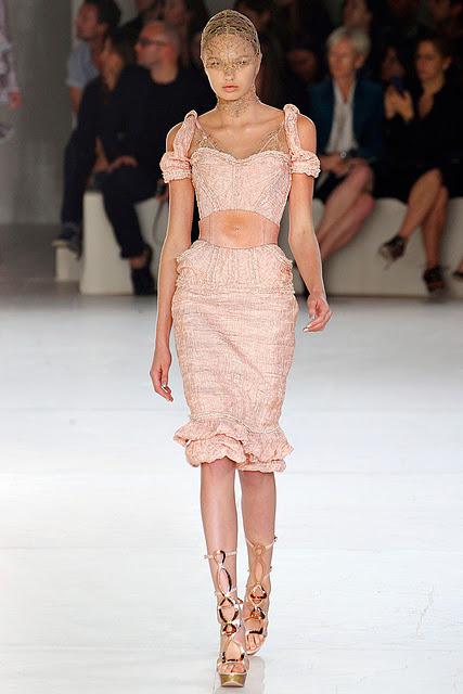 Alexander McQueen: Spring 2012 RTW. - Paperblog