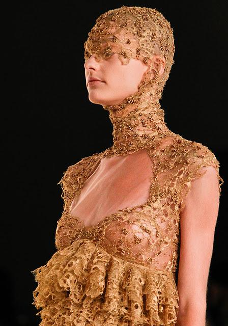 Alexander McQueen: Spring 2012 RTW. - Paperblog