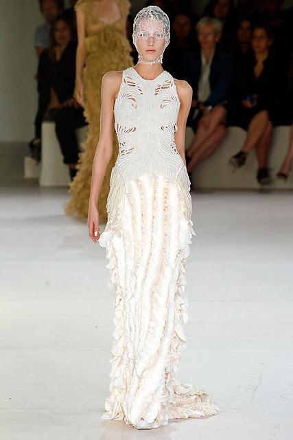 Alexander McQueen: Spring 2012 RTW. - Paperblog