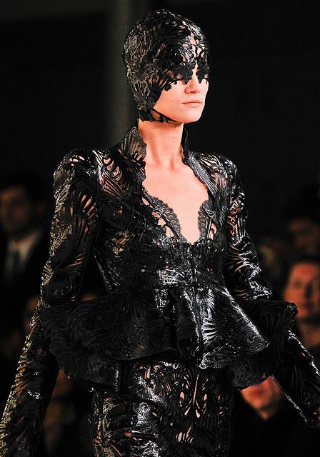 Alexander McQueen: Spring 2012 RTW. - Paperblog