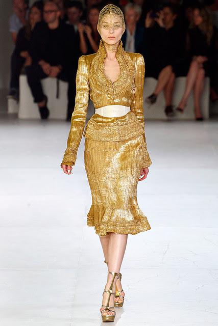 Alexander McQueen: Spring 2012 RTW. - Paperblog