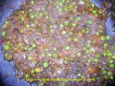 Mutter Paneer Bhurji Subji (Indian Cottage Cheese and peas Recipe)