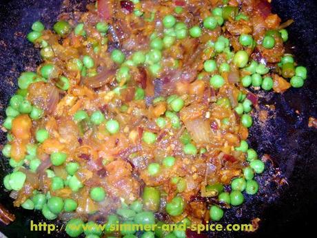 Mutter Paneer Bhurji Subji (Indian Cottage Cheese and peas Recipe)