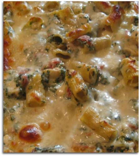 Munchie Mondays ~ Chicken and Spinach Pasta Bake