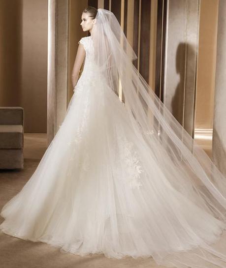 Classic Luxurious Textured Fabrics Wedding Dress