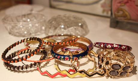 [New In] Neck & Arm Party Time