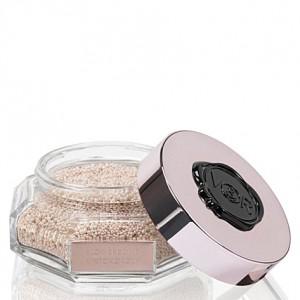 208 77011643 L2446600 M1 300x300 Bathing in Luxury with Viktor and Rolf Flowerbomb Bath Caviar 