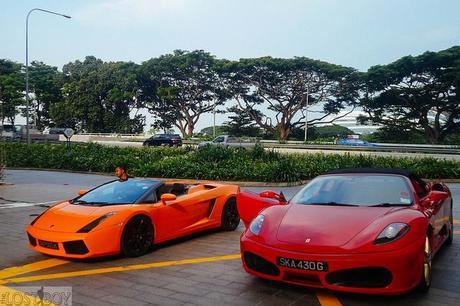 Ultimate Drive Singapore: Revving Up in a Ferrari and Lamborghini