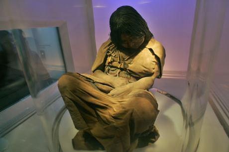This is a mommy of an Inca girl who sits frozen since 500 years in a museum in Argentina.