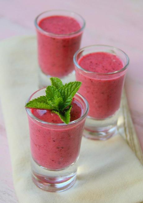 Healthy starts... Berry & Mint Smoothies