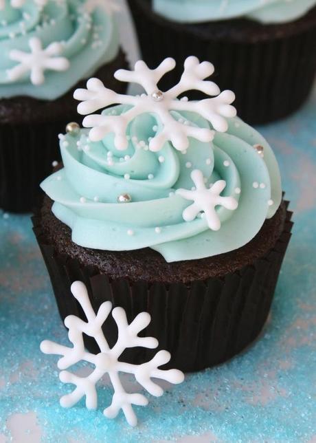 Winter themed snowflake cupcake as wedding favor