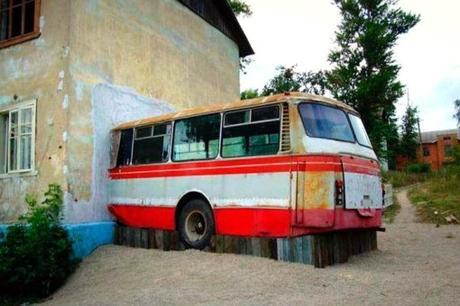 Top 10 Amazing Ways to Recycle a Bus