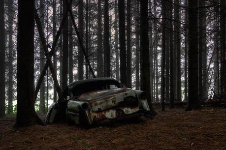 Chatillon car cemetery or a traffic jam of 500 cars since many decades. A story will raise many questions.