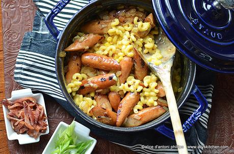 hot dogs & cheesy macaroni