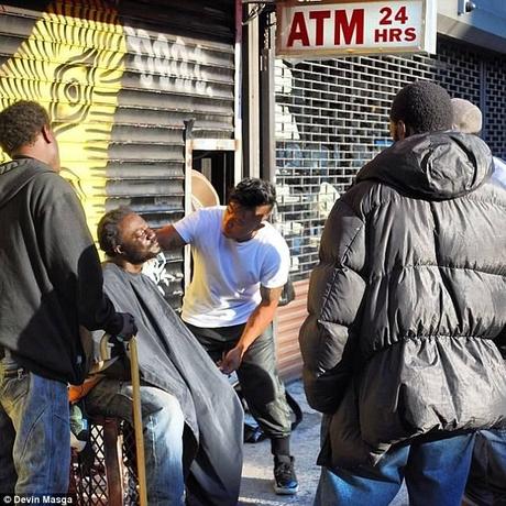 New York Hair Stylist Gives Free Haircut for Homeless