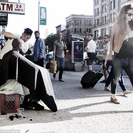 New York Hair Stylist Gives Free Haircut for Homeless