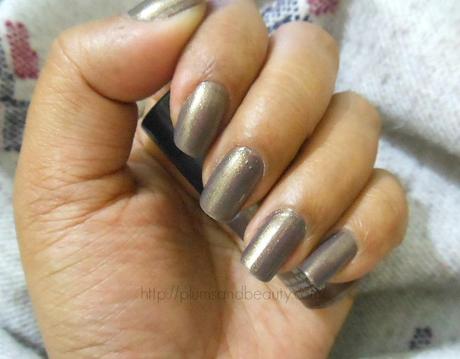 Taupe Brown Nails with Maybelline Color Show Nail Color (221) Buried Treasure : Review