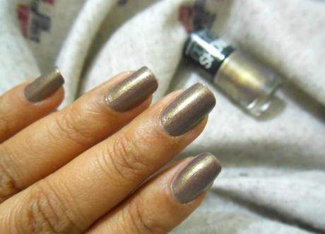 Taupe Brown Nails with Maybelline Color Show Nail Color (221) Buried Treasure : Review
