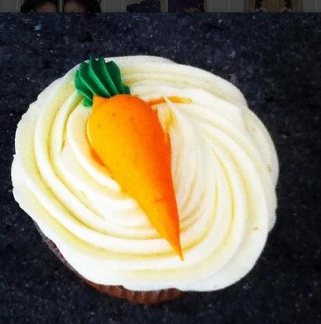 This carrot cupcake was so yummy. I'm such a foodie :)