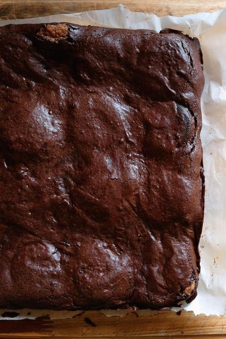 Sledding brownies slutty_brownies_recipe_FeedMeDearly (4)