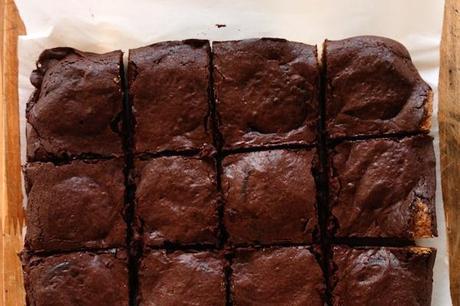 Sledding brownies slutty_brownies_recipe_FeedMeDearly (5)