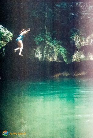 One Day in Belize: Cave Tubing on a Budget