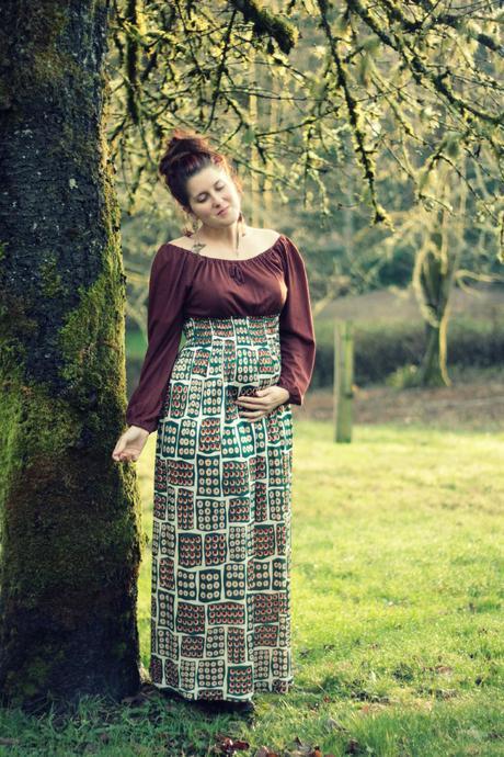 Maternity Wardrobe: 1970's hippie dress  | www.eccentricowl.com