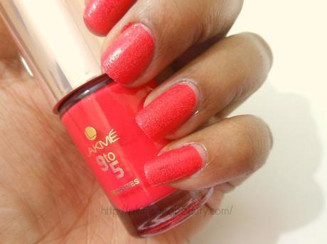 Lakme 9-to-5 Frosties Nail Color Pink Frost