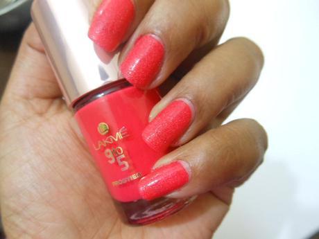 Lakme 9-to-5 Frosties Nail Color Pink Frost