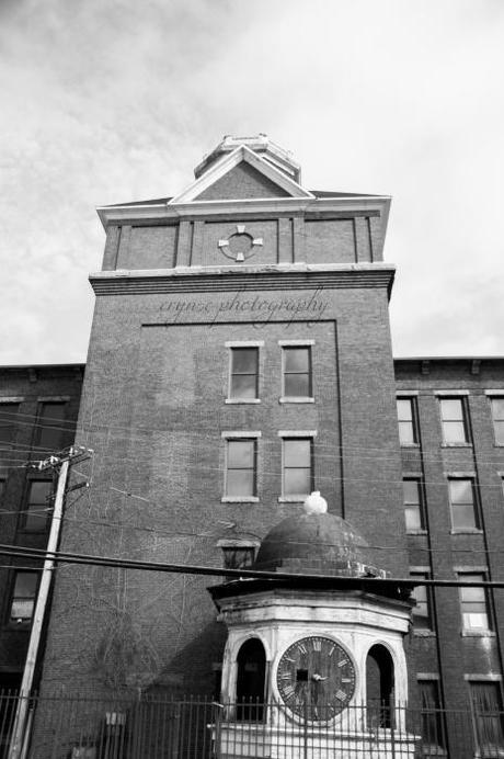 Foto Friday #8 – Buildings and Architecture Clock on the Ground WM