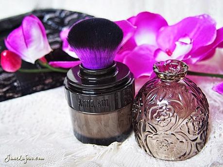 Review: Anna Sui Loose Powder in shade 101