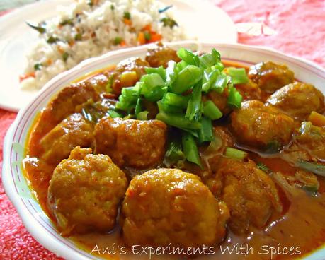 Chicken Kofta Curry ( Chicken Meatball Curry)