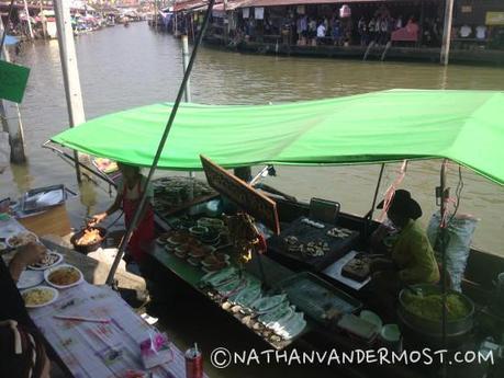 11.Amphawa_Night_Floating_Market