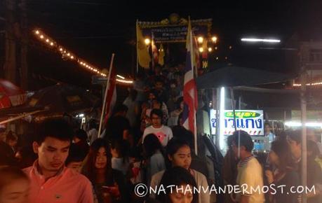 3.Amphawa_Night_Floating_Market