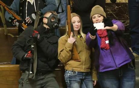 Washington Gun Rights Activists Rally at Capitol in Olympia