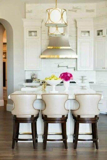Winter Whites and Neutral Rooms