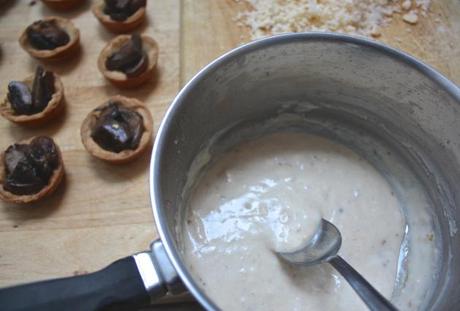 Mushroom Gouda Melt Bites 