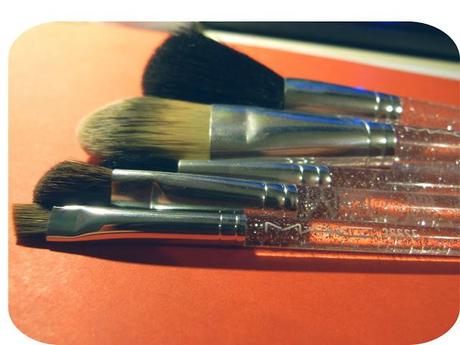 REVIEW: MAC Christmas Special Edition Brushes