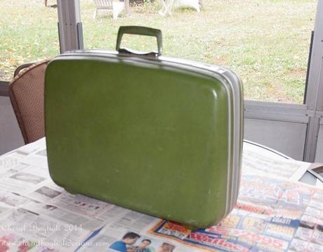 Renovating a Vintage Suitcase Cheryl_Boglioli_DIY_Krylon_vintagesuitcase0048.jpg