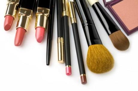 10 Signs That You’re A Beauty Junkie