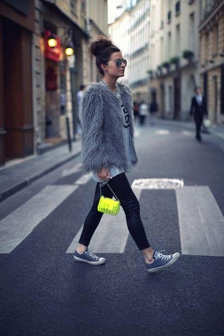 fur-grey-converse-yellow-purse