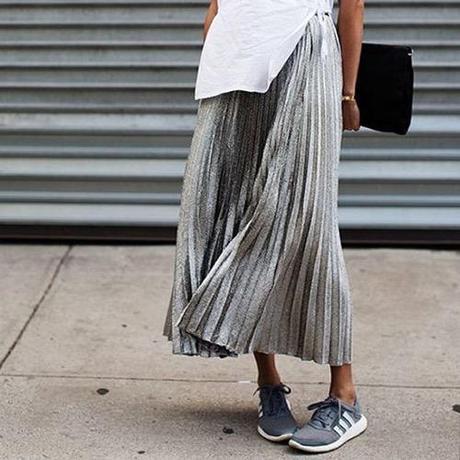 grey-pleated-skirt