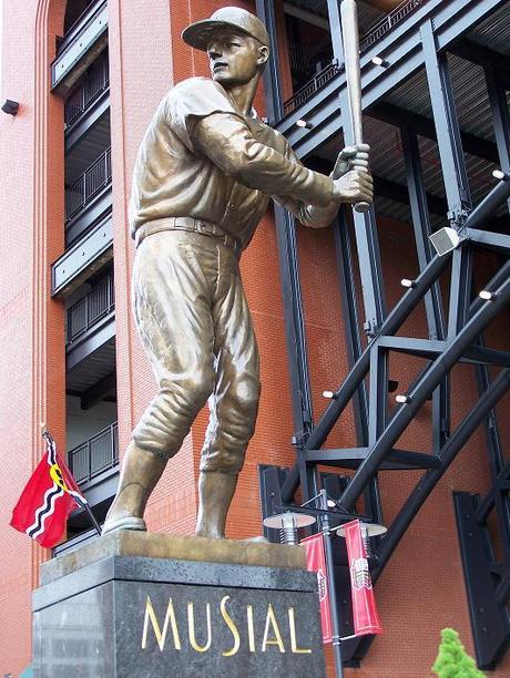 Stan Musial's statue outside of Busch Stadium (Wikimedia Commons)