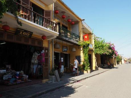 昼下がり,熱暑のホイアン, / Hoi An, daytime, in scorching heat P9130083