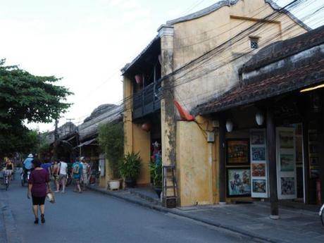 昼下がり,熱暑のホイアン, / Hoi An, daytime, in scorching heat P9130148