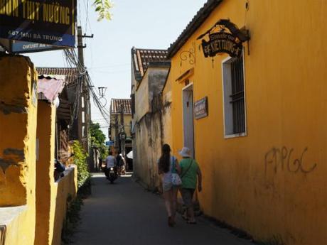 昼下がり,熱暑のホイアン, / Hoi An, daytime, in scorching heat P9130046