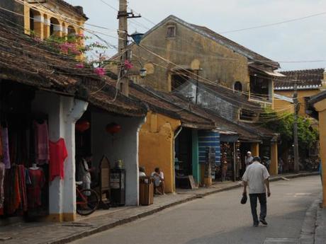昼下がり,熱暑のホイアン, / Hoi An, daytime, in scorching heat P9130137