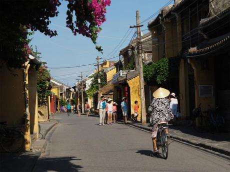 昼下がり,熱暑のホイアン, / Hoi An, daytime, in scorching heat P9130086